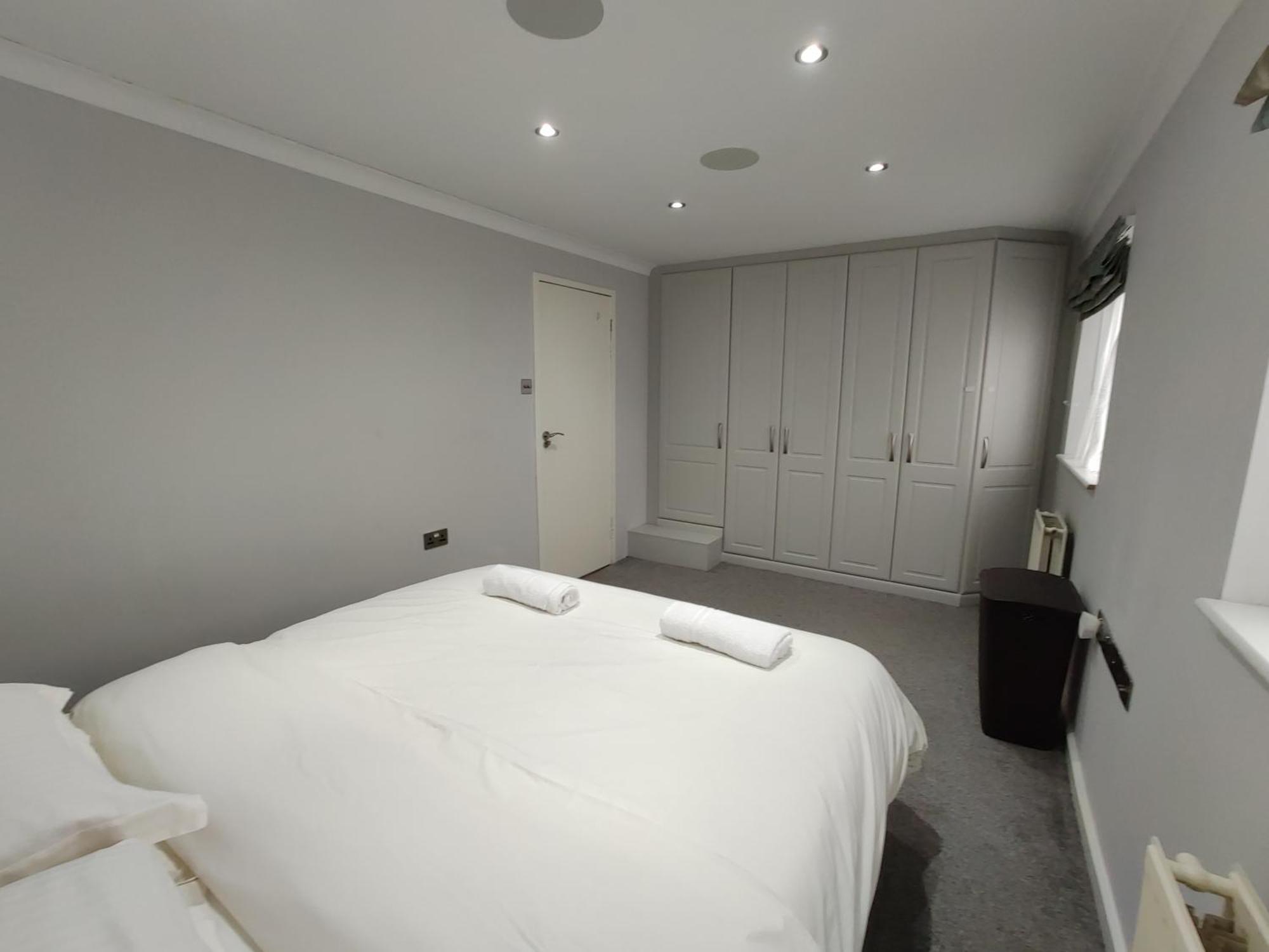 Elegant 3-Bedroom Home, Sleeps Up To 5 Guest. South Ockendon Luaran gambar