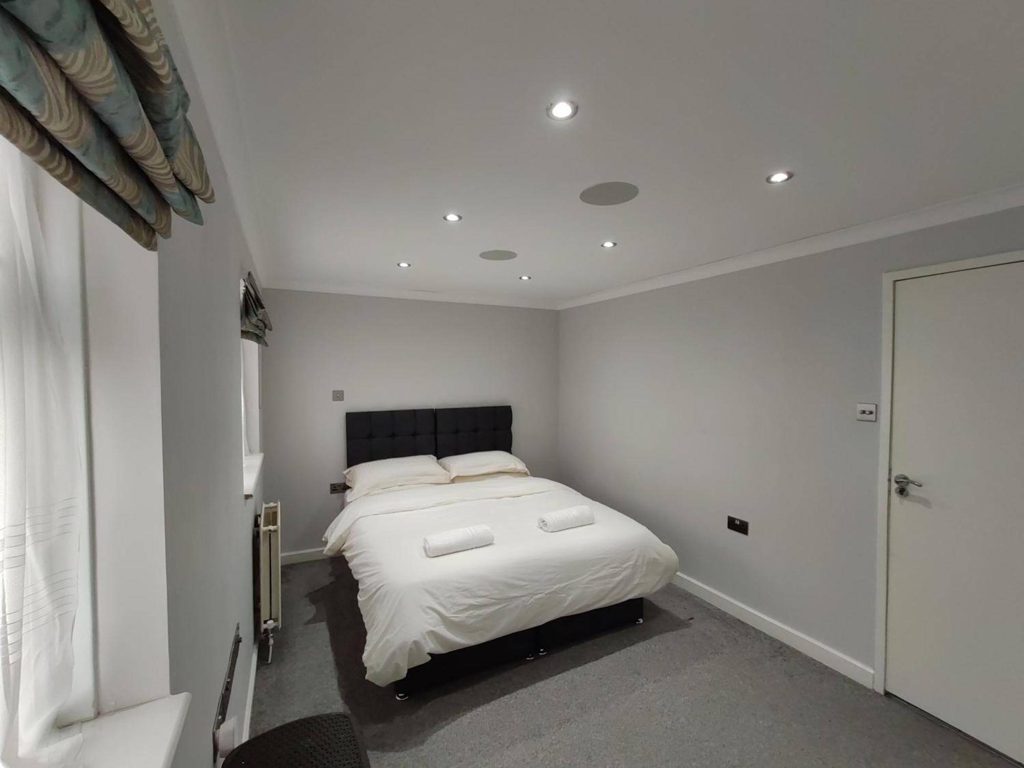 Elegant 3-Bedroom Home, Sleeps Up To 5 Guest. South Ockendon Luaran gambar
